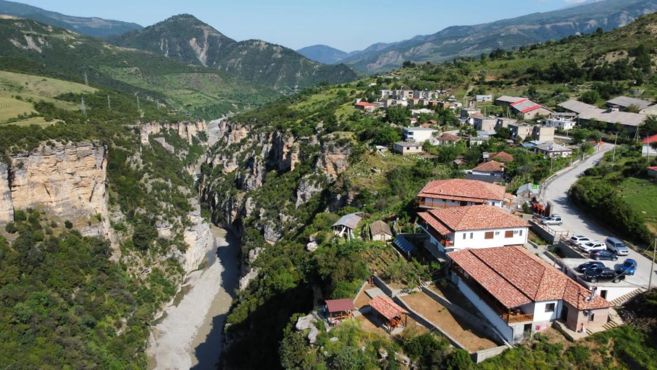 Guest House Bracaj Zhaban Buitenkant foto