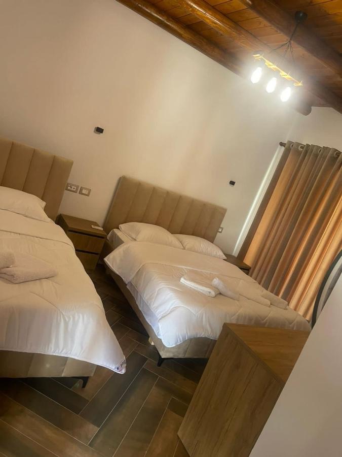Guest House Bracaj Zhaban Buitenkant foto