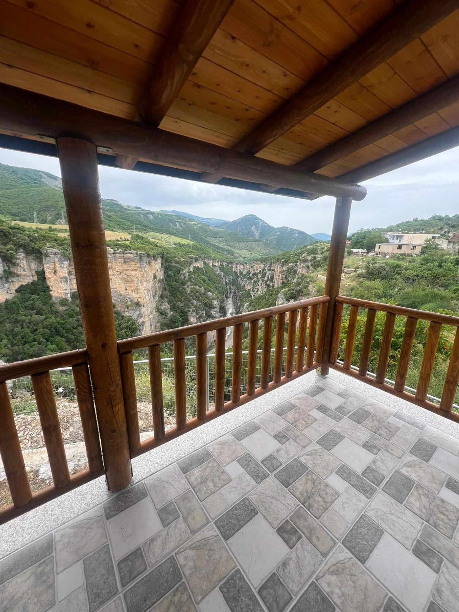 Guest House Bracaj Zhaban Buitenkant foto