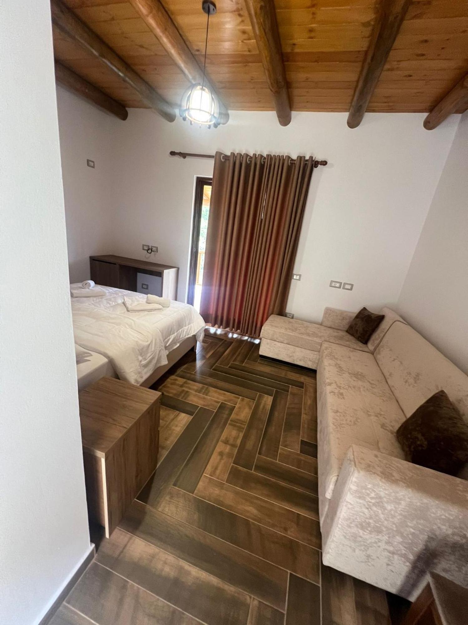 Guest House Bracaj Zhaban Buitenkant foto