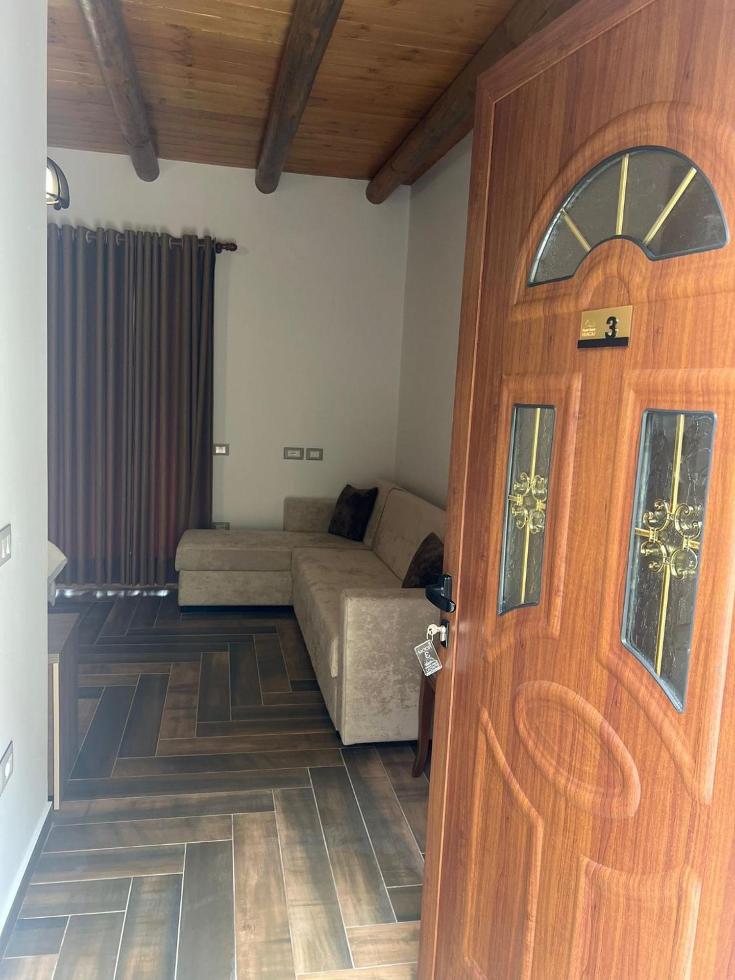 Guest House Bracaj Zhaban Buitenkant foto