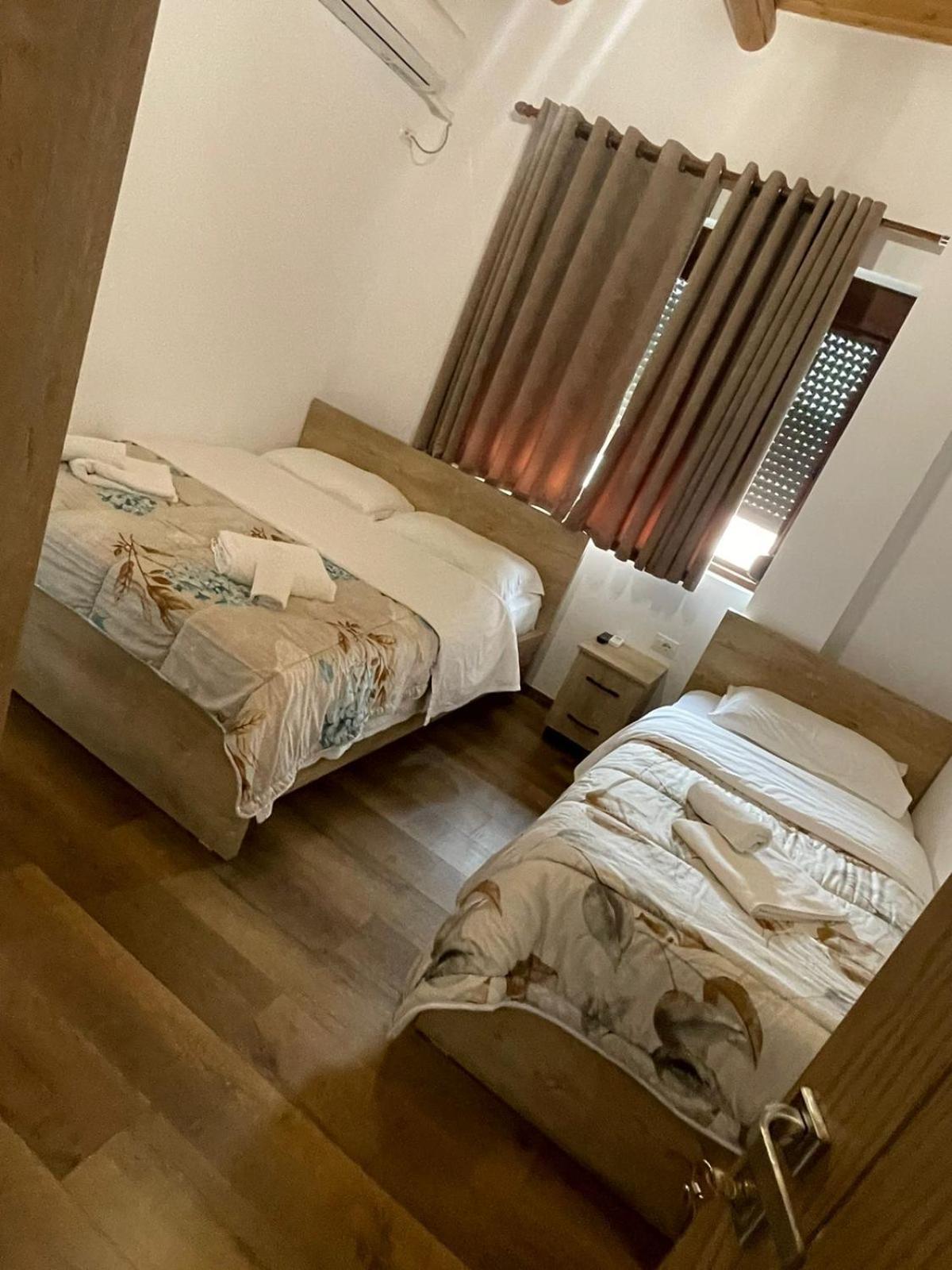 Guest House Bracaj Zhaban Buitenkant foto