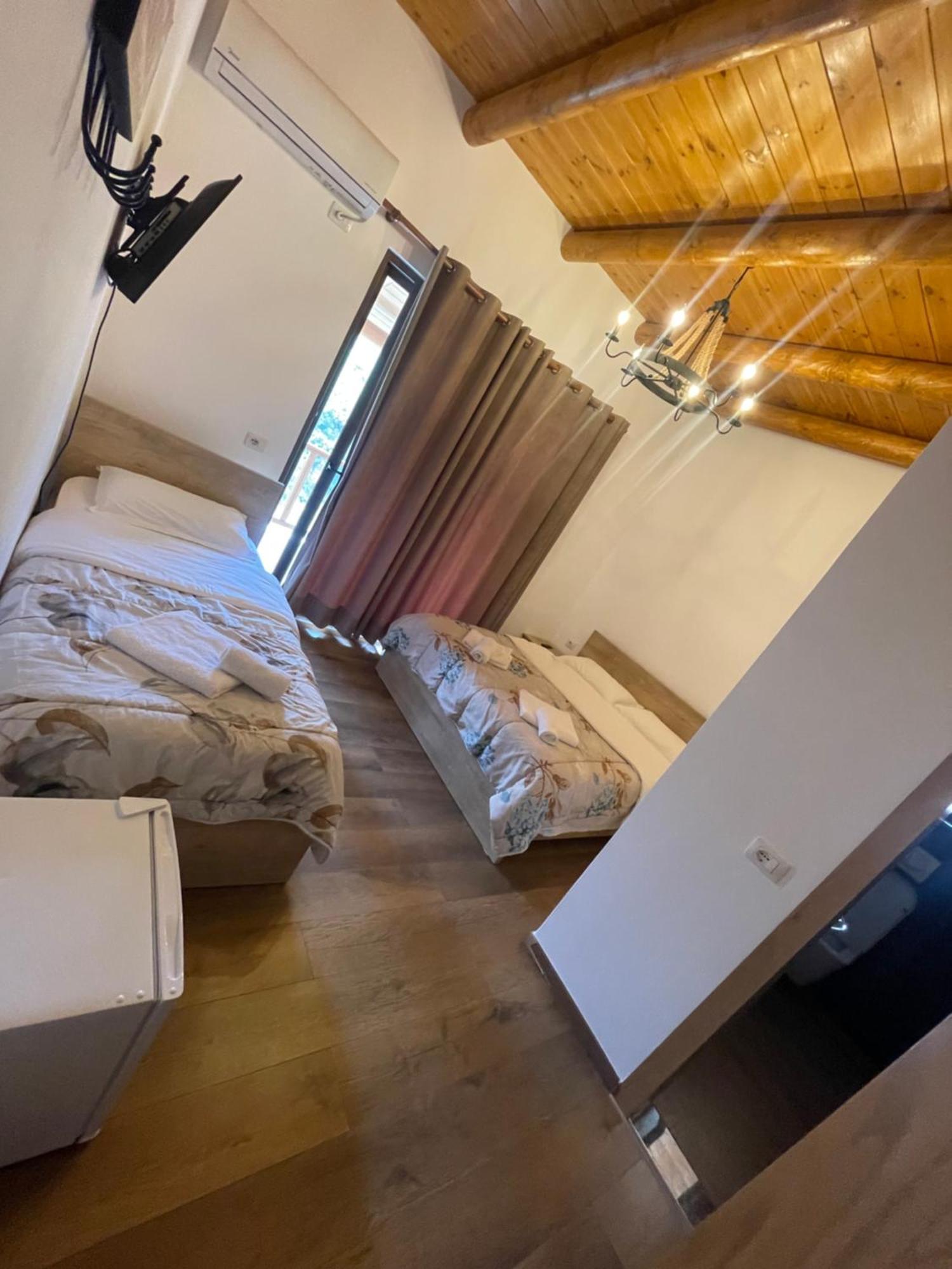 Guest House Bracaj Zhaban Buitenkant foto