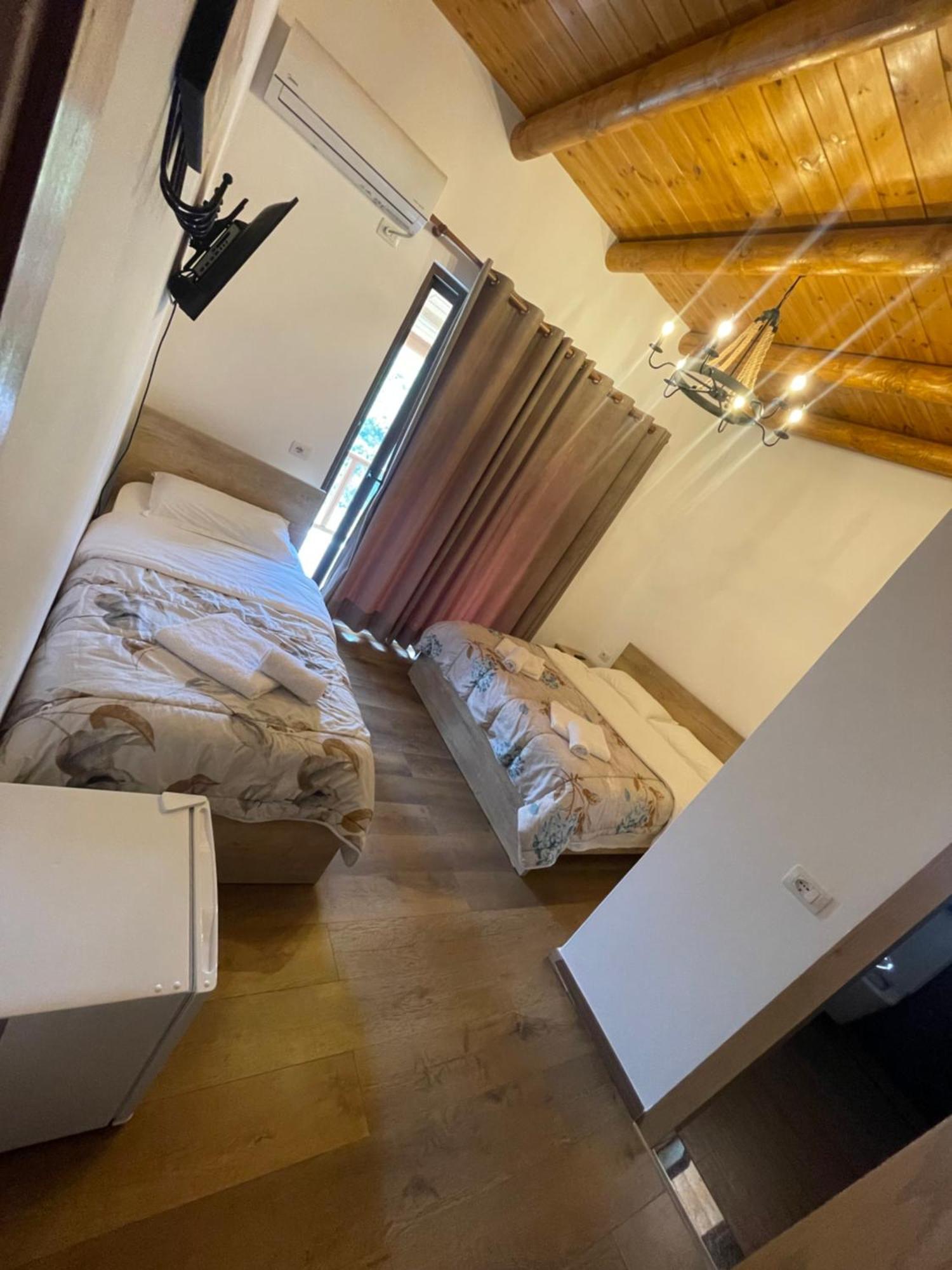 Guest House Bracaj Zhaban Buitenkant foto