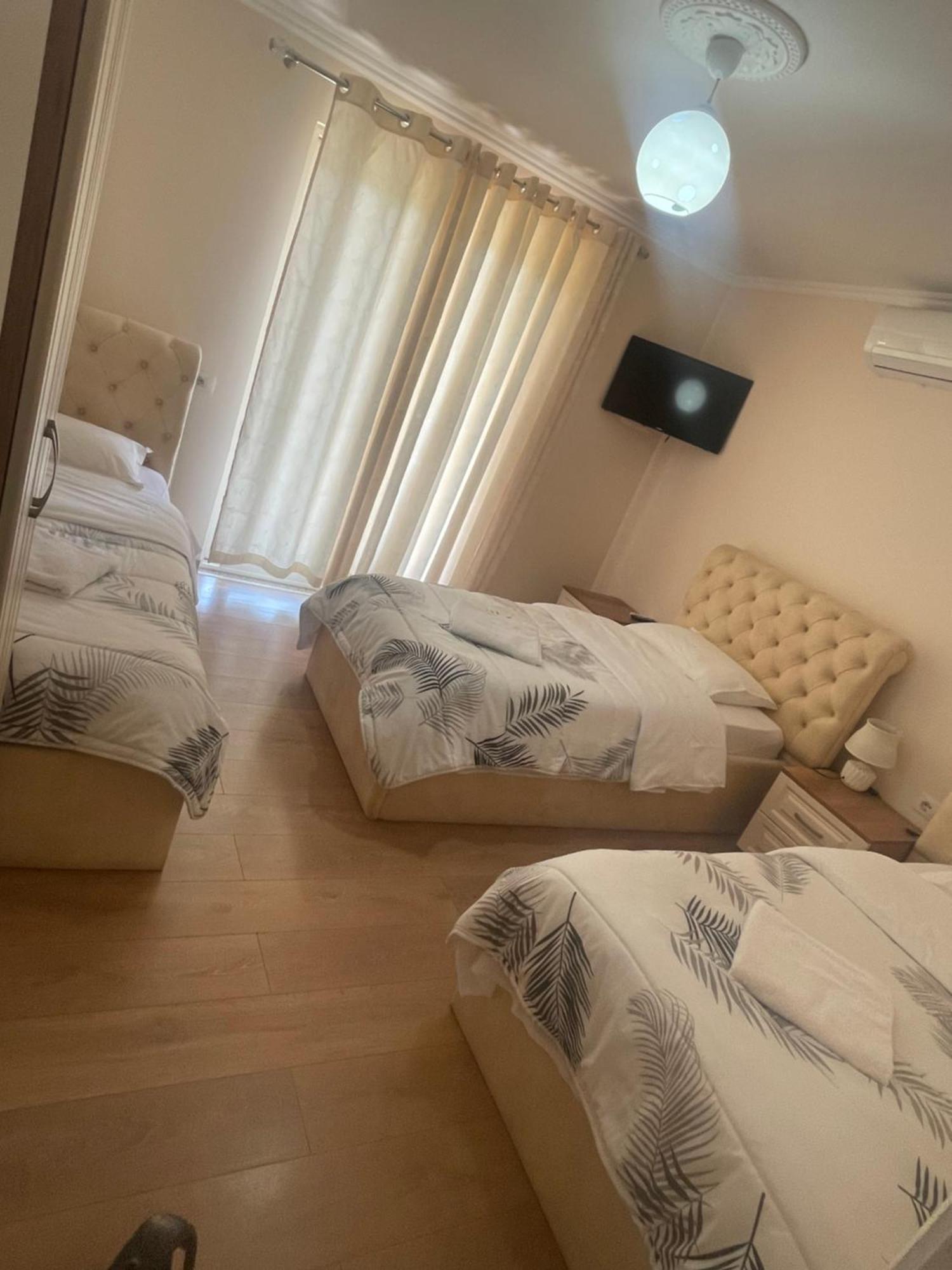 Guest House Bracaj Zhaban Buitenkant foto