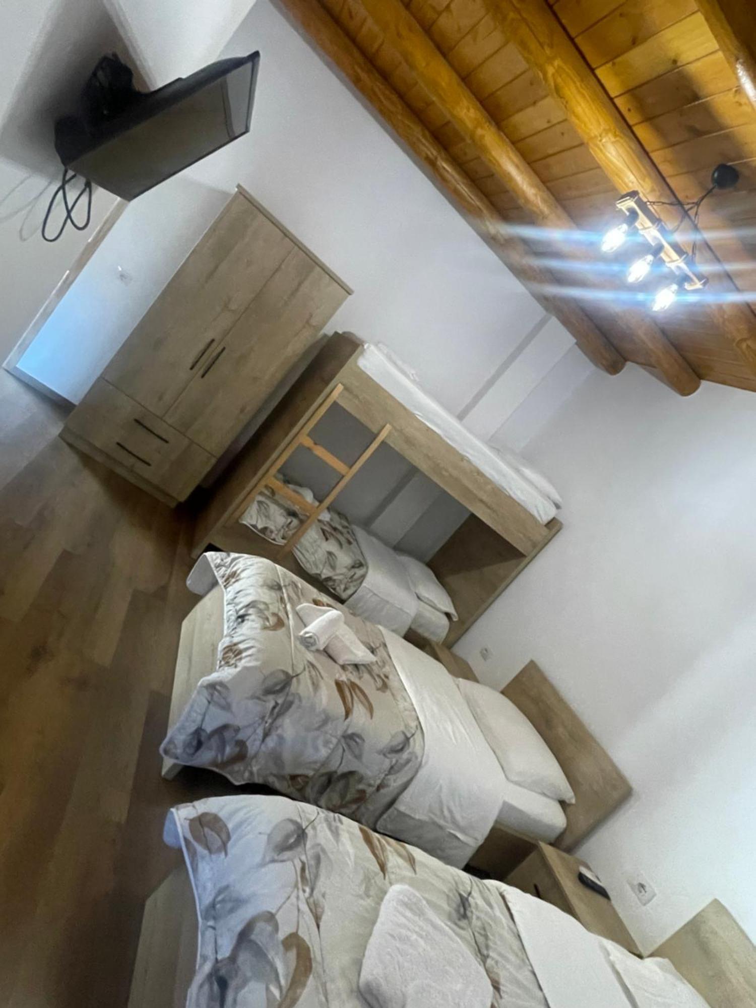 Guest House Bracaj Zhaban Buitenkant foto