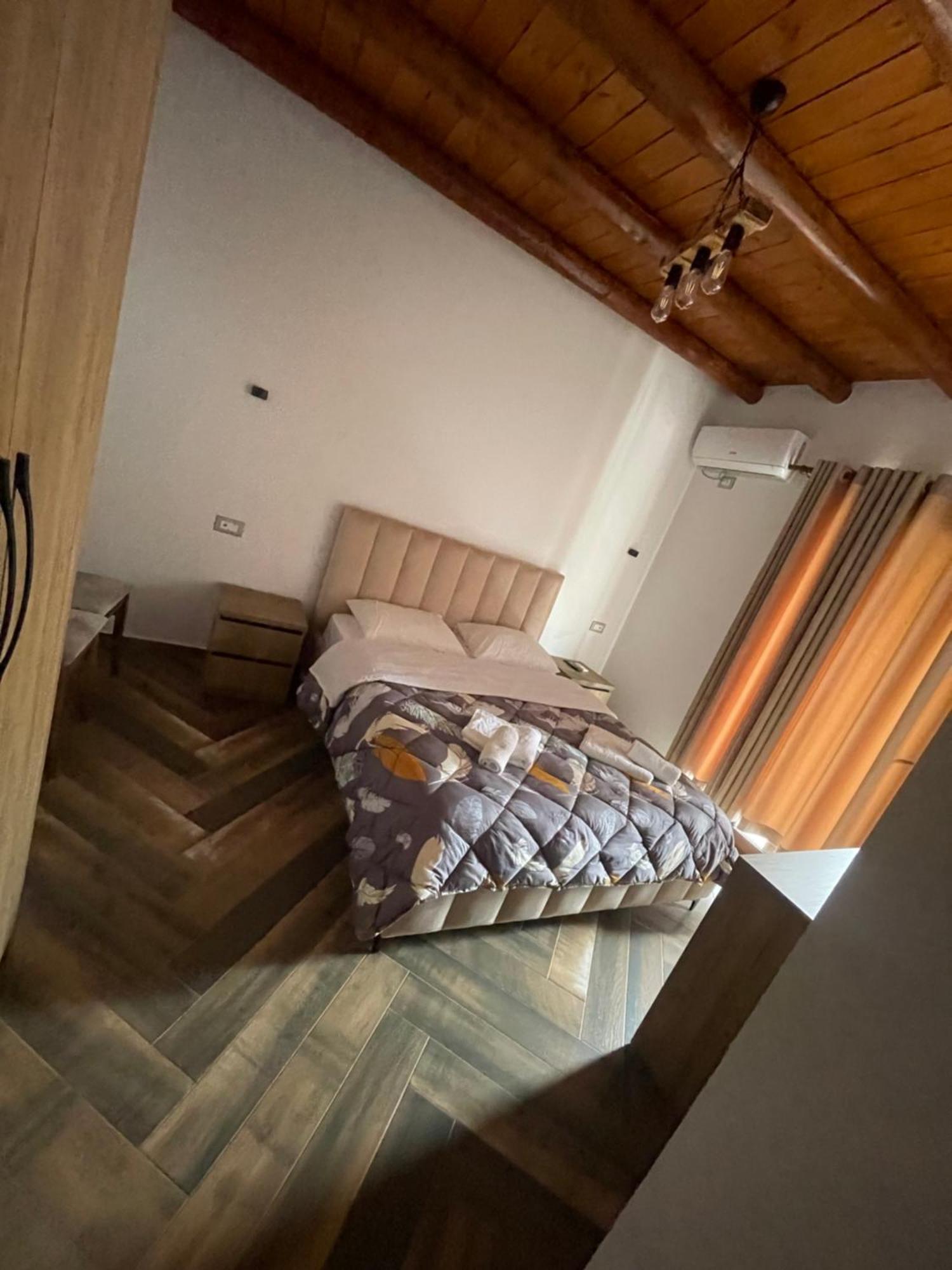 Guest House Bracaj Zhaban Buitenkant foto