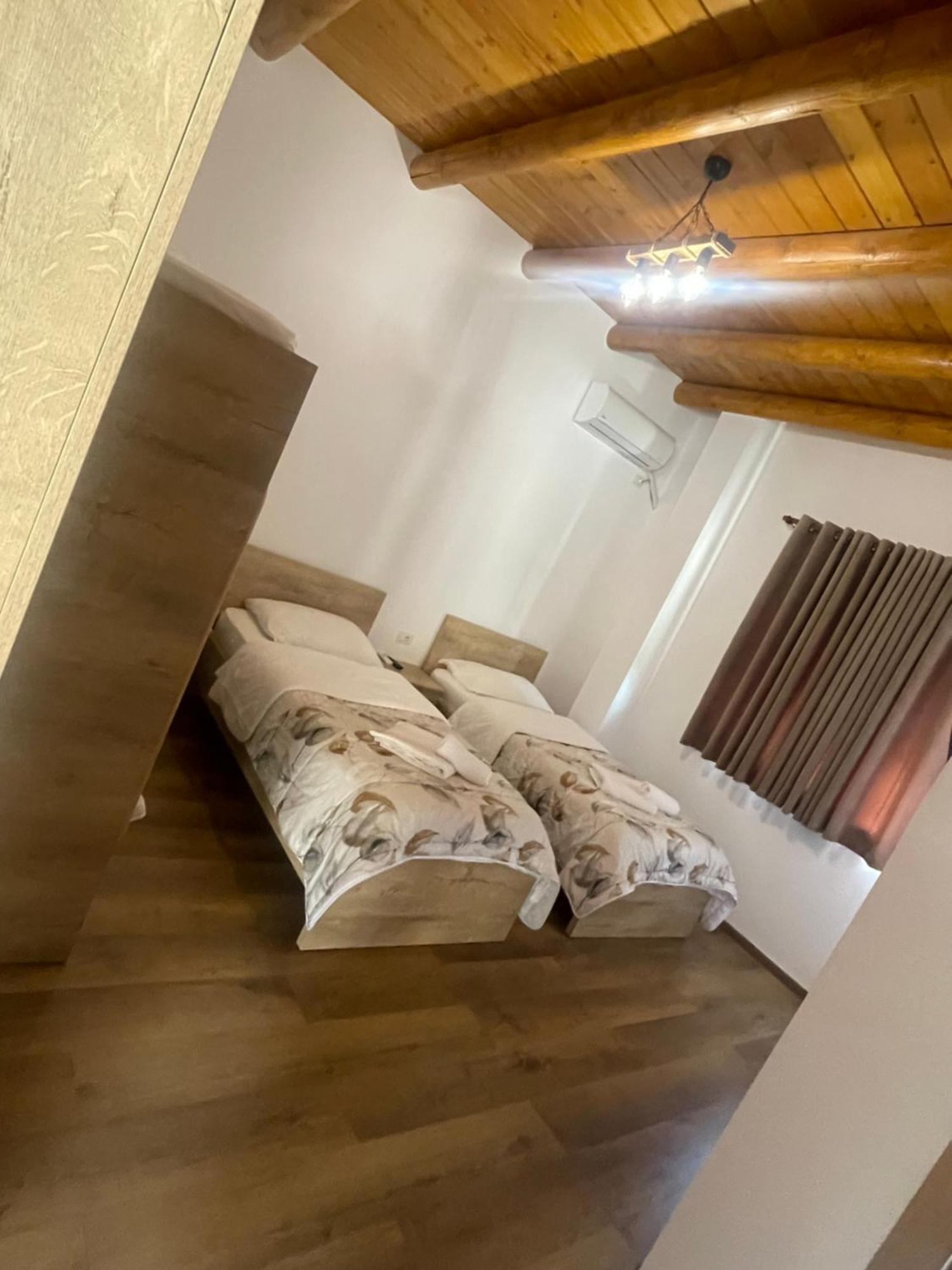 Guest House Bracaj Zhaban Buitenkant foto