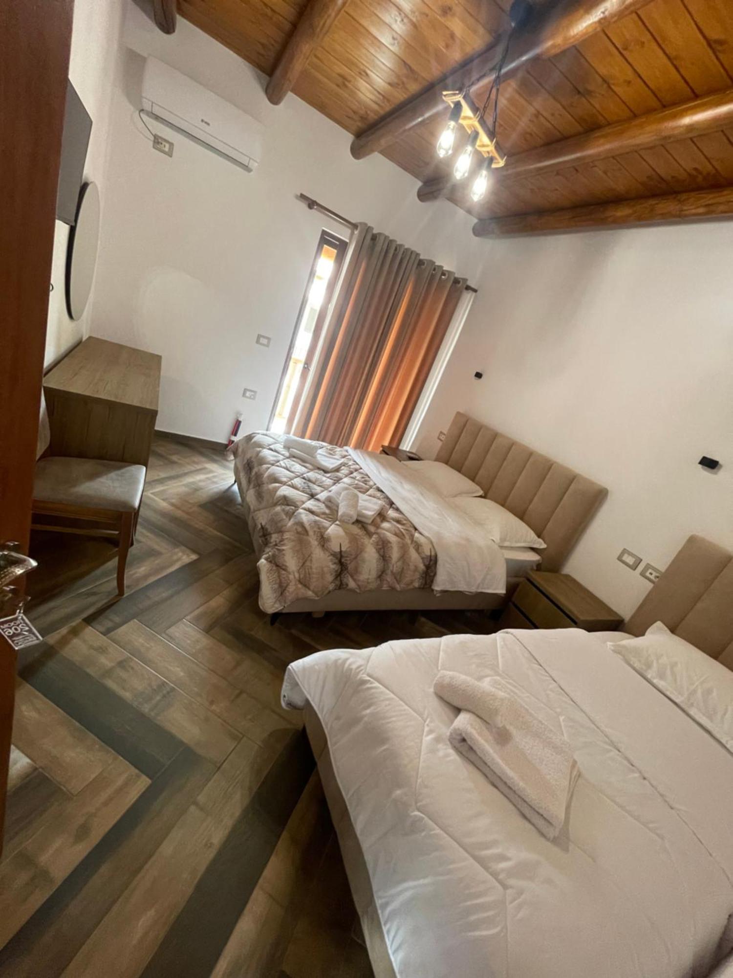 Guest House Bracaj Zhaban Buitenkant foto