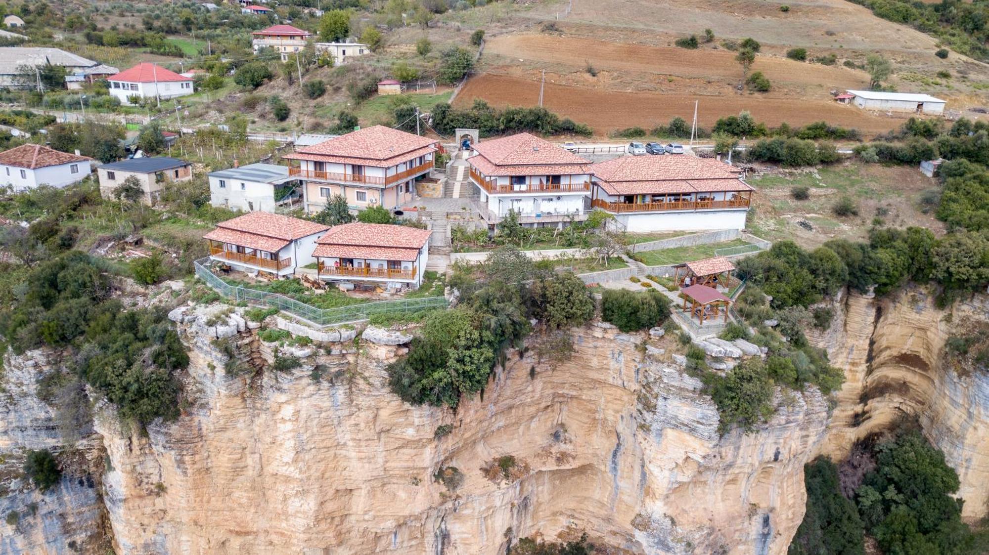 Guest House Bracaj Zhaban Buitenkant foto